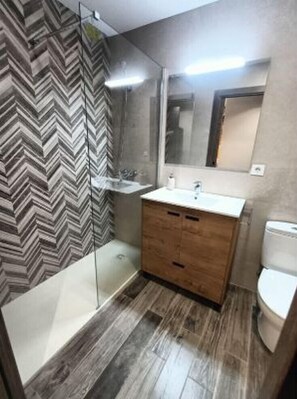 Hair dryer, towels