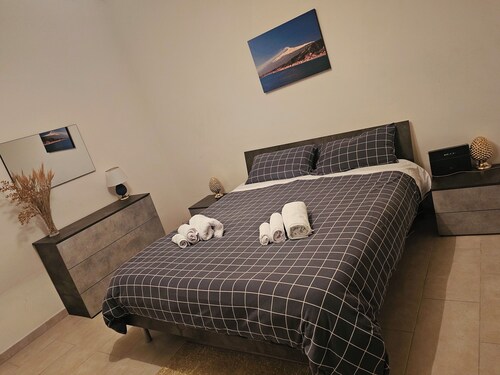 Anna's House near Airport