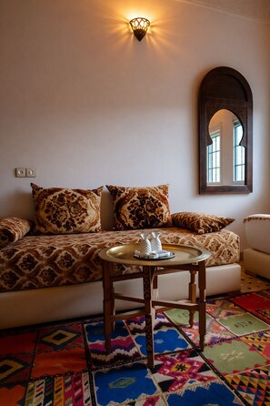 Romantic Room | In-room safe, free WiFi, bed sheets