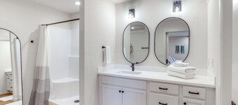 Central & Modern Studio w/ Workspace in Owasso!