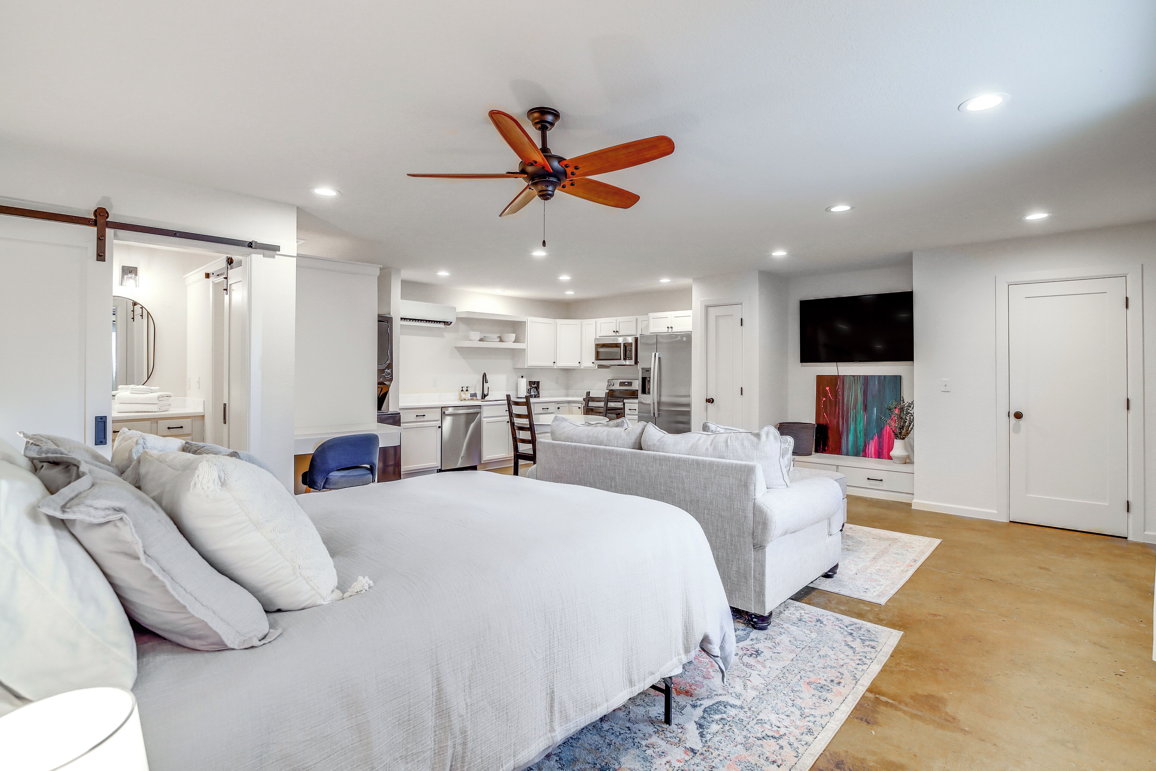 Apartment (0 Bedroom) | Interior