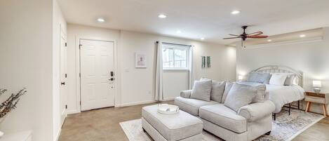 Apartment (0 Bedroom) | Front of property