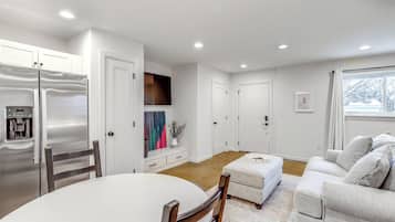 Apartment (0 Bedroom) | Interior