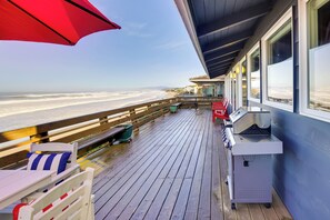 Interior - Private Beach Access: Serene Escape in Depoe Bay (Depoe Bay)