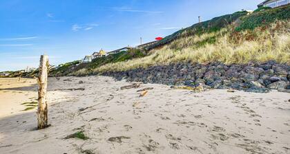 Private Beach Access: Serene Escape in Depoe Bay