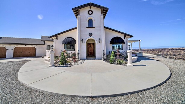 Interior - Chic Paradise Home w/ Terrace: 13 Mi to Wineries! (Chico)