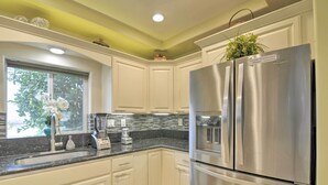 Interior - Chic Paradise Home w/ Terrace: 13 Mi to Wineries! (Chico)