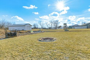 Apartment (2 Bedrooms) | Interior - 2 Mi to Lake Michigan: Cozy Duplex w/ Private Yard (Manitowoc)