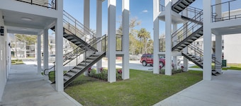 Walkable Downtown Labelle Apt w/ Private Balcony!