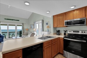 Microwave, oven, dishwasher, coffee/tea maker