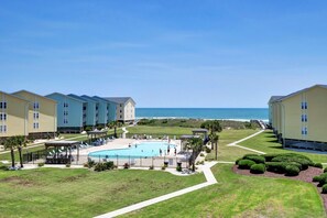 Pool - Oceanfront, 2 bedroom condo with breathtaking ocean views (Surf City)
