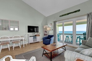 TV - Oceanfront, 2 bedroom condo with breathtaking ocean views (Surf City)