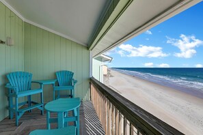 Property grounds - Oceanfront, 2 bedroom condo with breathtaking ocean views (Surf City)