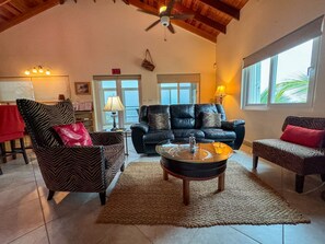 独立别墅 | 3 多间卧室、办公桌、隔音、高速上网