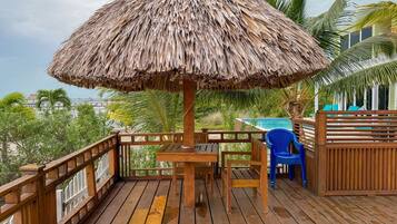 House | 3 bedrooms, desk, soundproofing, Internet