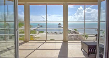 La Perla Azul Beach House