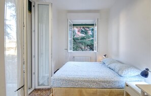 3 bedrooms, iron/ironing board, free WiFi - 3 bedroom awesome apartment in Genova (Genova)