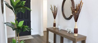 Spacious Home w Putting Green -for Extended Stays