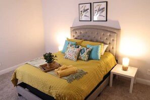 House | 5 bedrooms - Spacious Home w Putting Green -for Extended Stays (Rockwall)