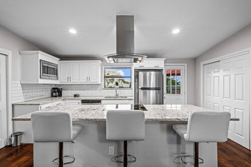 Spacious House-single Level Near Lake Huge Parking