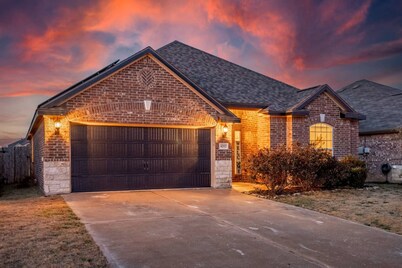 寬敞單層住宅 - 寧靜社區 庭院