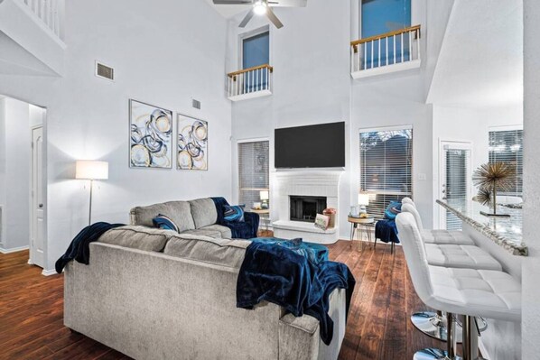 House | 3 bedrooms - Perfect Frisco Home for Relocating Families Fun (Frisco)