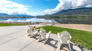 Unclassified image, 5 of 55, button - Sky-view Cottage - 5 Bedroom View Home (Osoyoos)
