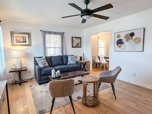 Apartment - Affordable 2BR Getaway Near Plaza District Lilac1 (Midwest City)