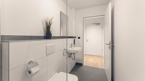 تجهيزات دش، مجففات شعر، مناشف، صابون
