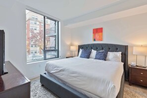 1 bedroom, desk, iron/ironing board, WiFi