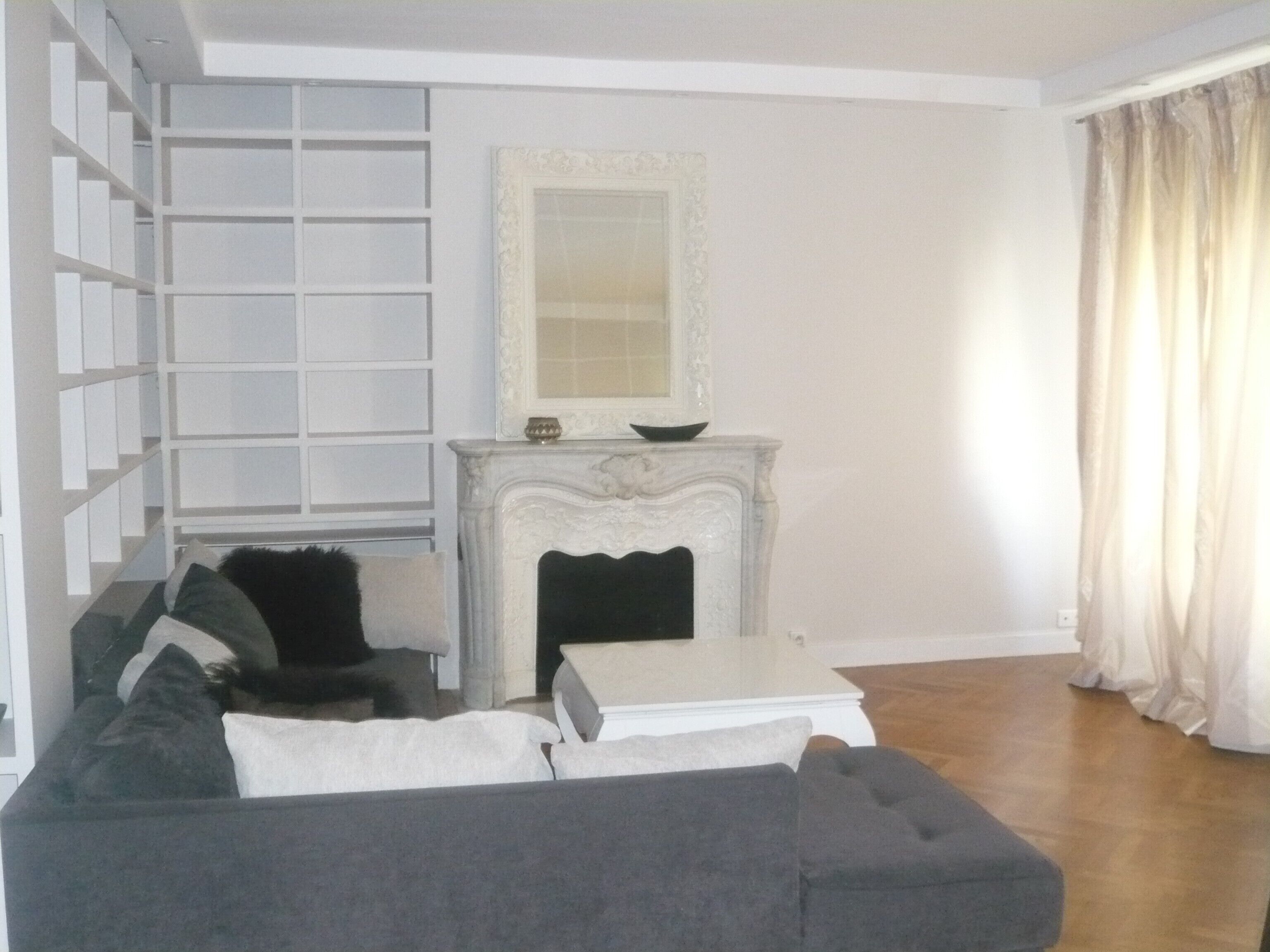 Apartamento, 3 habitaciones | Zona de estar | Una televisión de pantalla plana