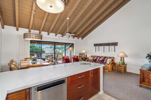 Interior - Maui Kamaole K-207 Recently Remodeled, Views, Pools, Hot Tub, A/C, W/D (Kihei)
