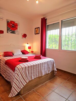 3 室のベッドルーム、アイロン / アイロン台、WiFi、ベッドシーツ