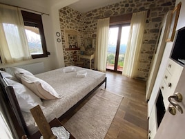 2 habitaciones y escritorio