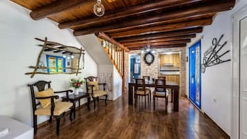 Villa | 2 bedrooms, desk