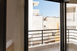 Apartment | 2 bedrooms, desk