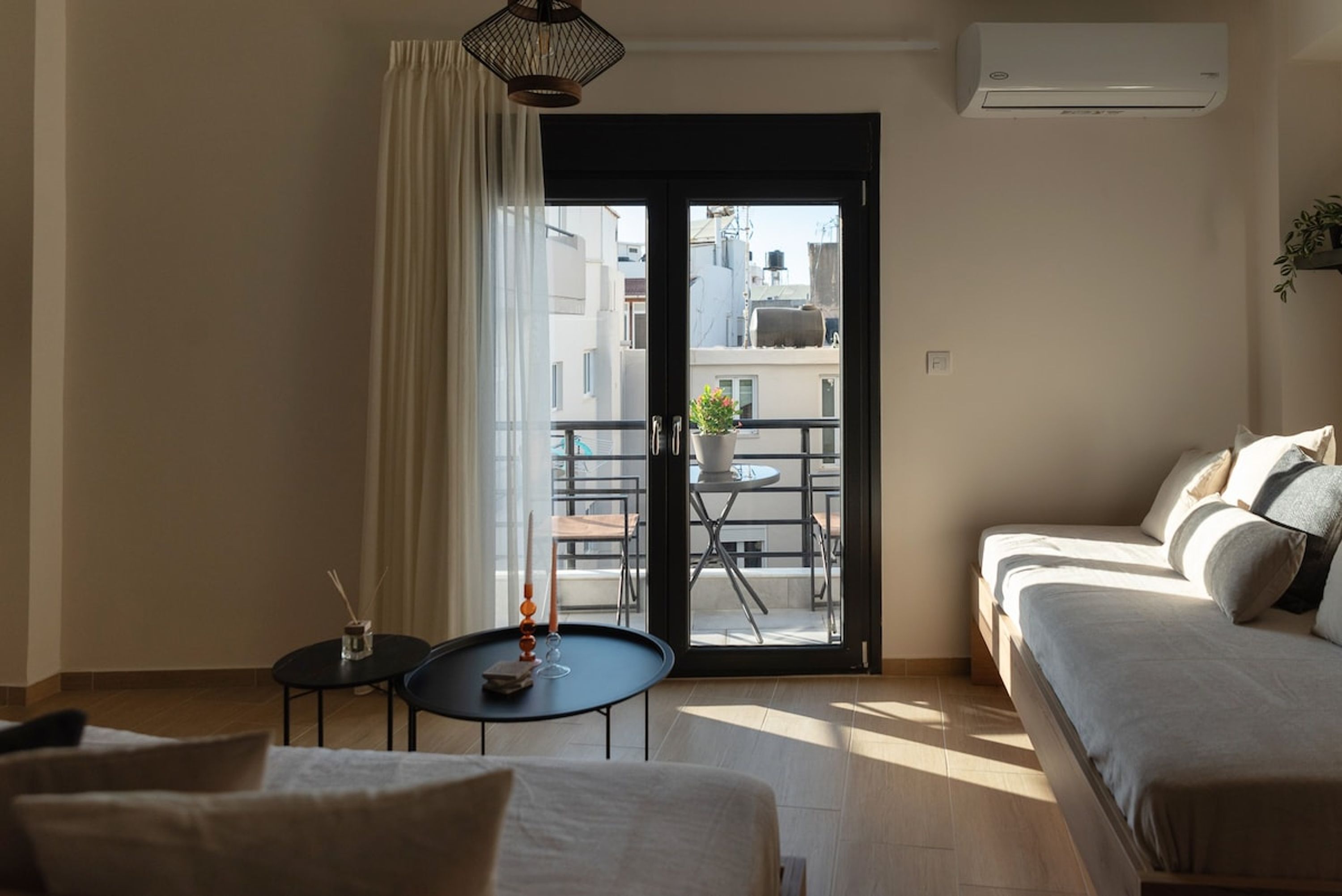 Apartment | 2 bedrooms, desk