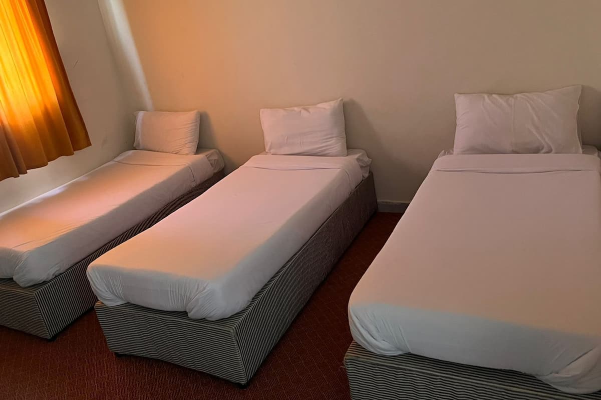 Comfort Room, Balcony, City View | Free WiFi