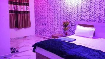 Habitació doble Deluxe, vistes a la ciutat | Roba de llit hipoal·lergògena i habitacions insonoritzades