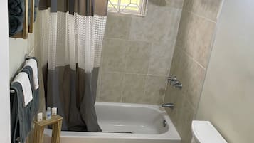 Bungalow, 2 Bedrooms, Accessible, Smoking | Bathroom