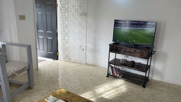 Bungalow, 2 Bedrooms, Accessible, Smoking | Living room | Video-game console