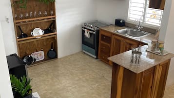 Bungalow, 2 Bedrooms, Accessible, Smoking | Interior