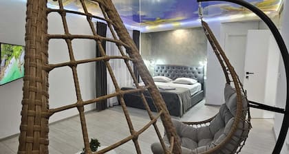 Cabana 15 persoane 7 camere 6 băi Living pentru petreceri Terase Grătar