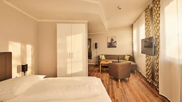Superior Apartment | Soundproofing, iron/ironing board, free WiFi, bed sheets