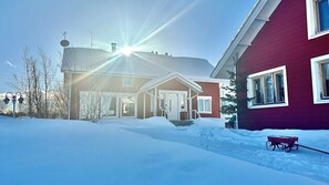 Front of property - Jokimaja Boutique Hotel (Kittila)