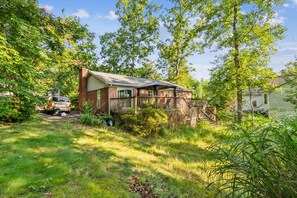 House, 3 Bedrooms | Exterior - Charming Family Retreat With Scenic Views 3 Bedroom Home (Locust Grove)