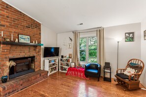 House, 3 Bedrooms | Living area | Smart TV, streaming services - Charming Family Retreat With Scenic Views 3 Bedroom Home (Locust Grove)