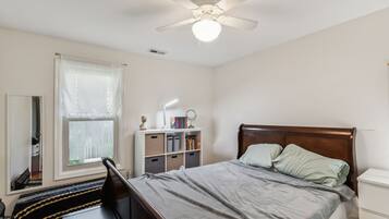 Nhà, 3 phòng ngủ | 3 phòng ngủ, bàn, khu vực làm việc phù hợp cho laptop