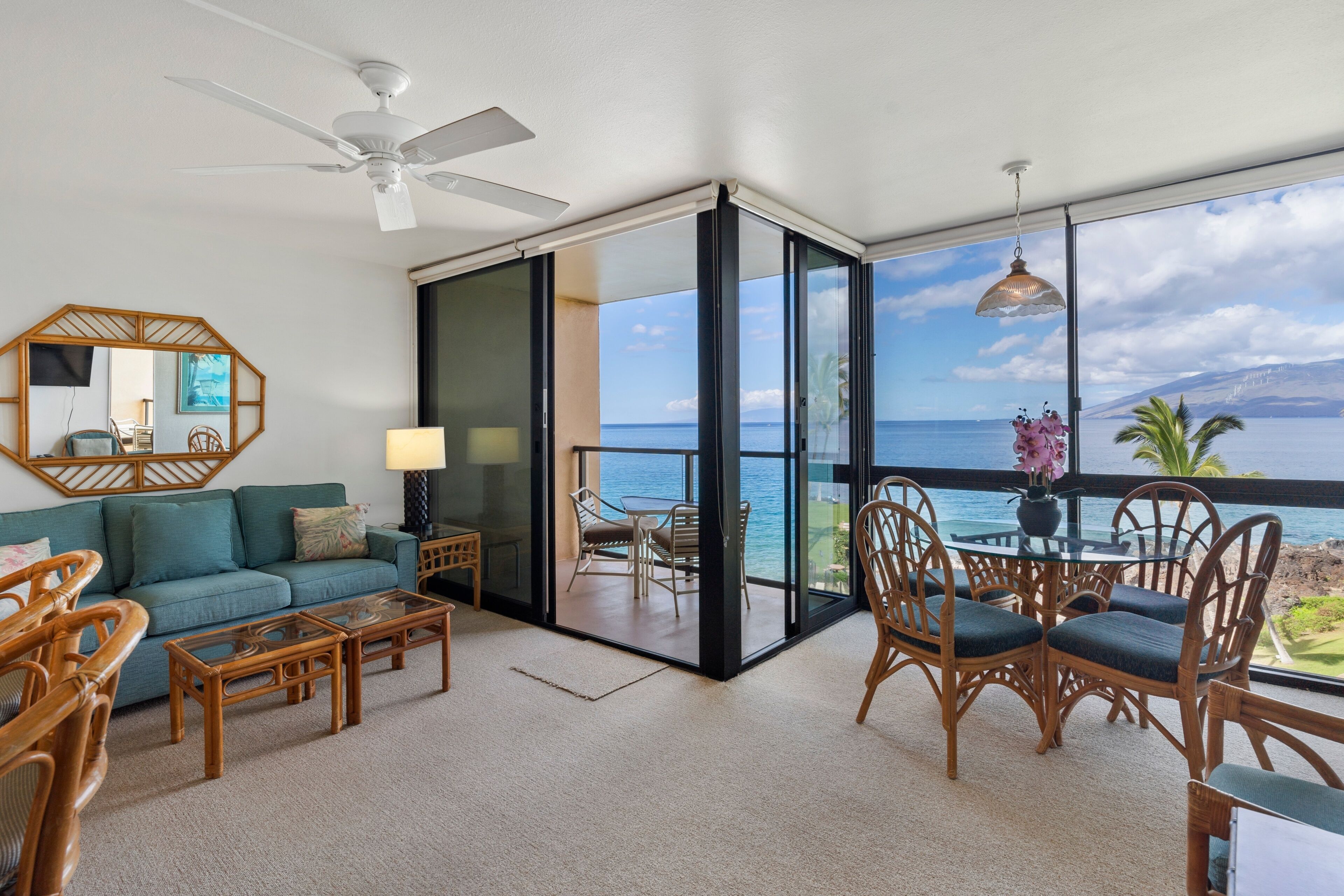Condo, 1 Bedroom | Living area