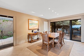 Condo, 2 Bedrooms | Dining